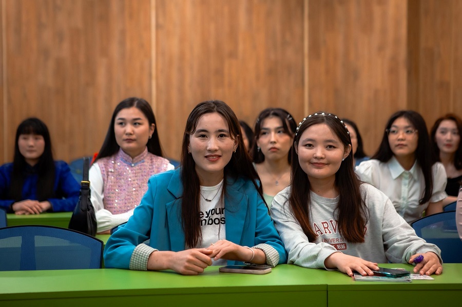 17 студентов-русистов из Монголии  прошли программу профпереподготовки в ИРНИТУ