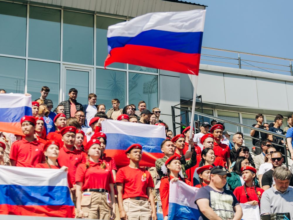 В Бурятии День России встретили торжественным поднятием флагов