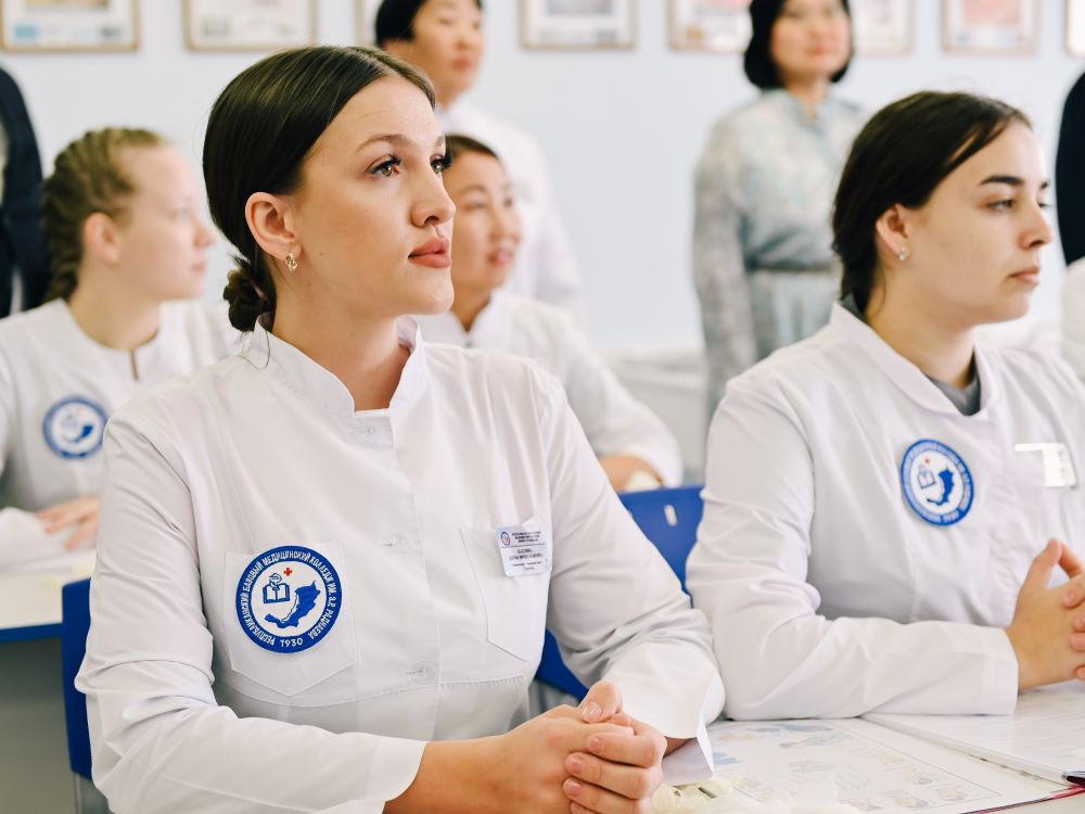 Правительство Бурятии увеличило количество целевых мест на подготовку медицинских сестер