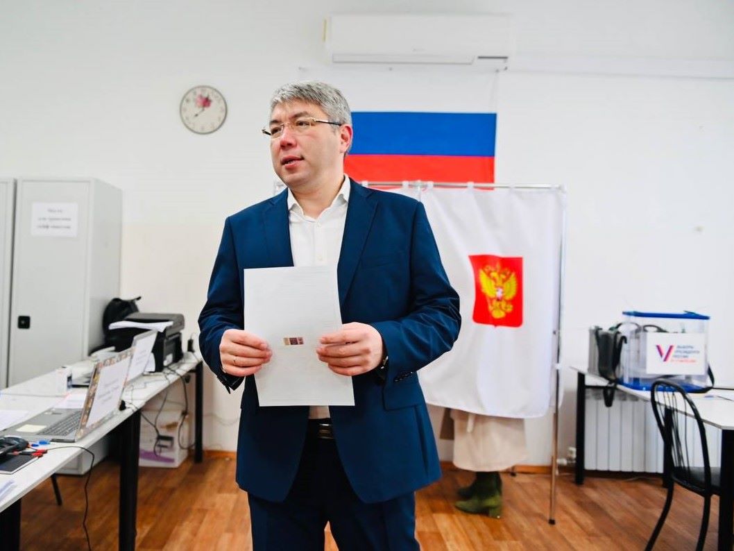 Глава Бурятии проголосовал на выборах Президента РФ