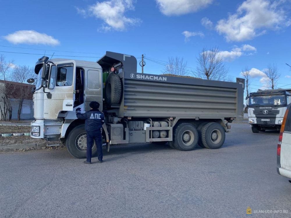 В Улан-Удэ водителей привлекают к ответственности за нарушение правил перевозки груза
