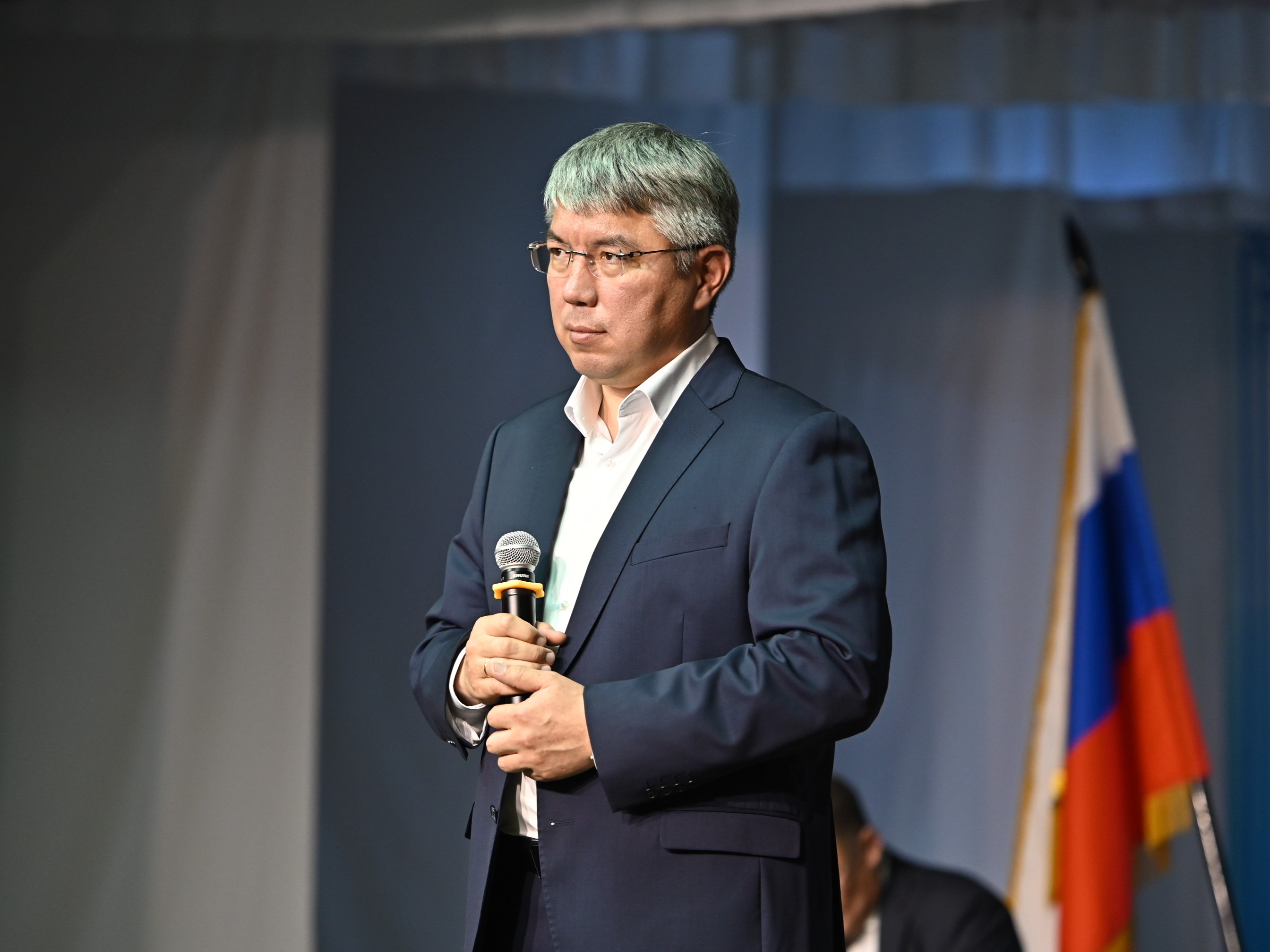 Фото предоставлено пресс-службой правительства Бурятии cydenov vstrecha s zhitelyami rb